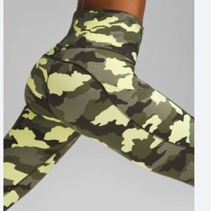 Lululemon High Rise Crop 23" Heritage 365 Camo Crispin Green Sz. 4